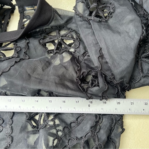 Boutique Uptown Bombshell Cut Out Crochet
Bodysuit Top Women’s Size L - Picture 4 of 9